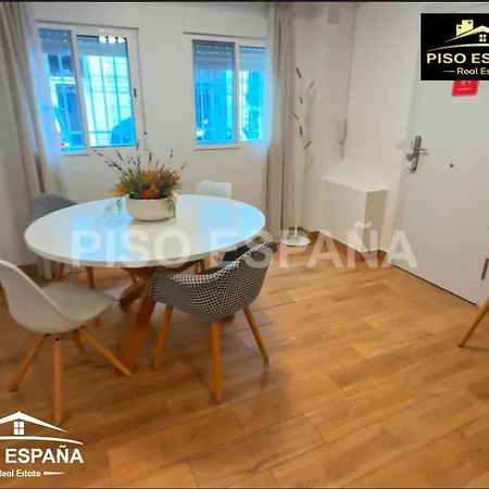 Playa Postiguet, Mercado Apartament