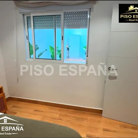 Playa Postiguet, Mercado Apartament
