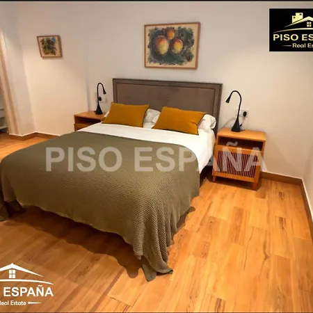 Playa Postiguet, Mercado Apartament